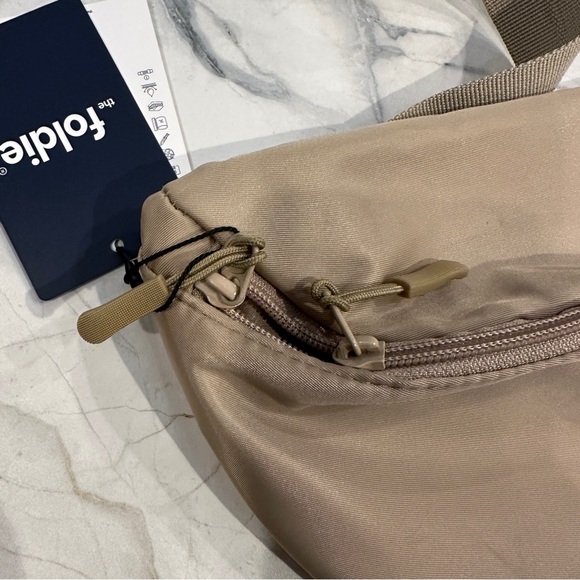 The Foldie Black Nylon Belt Bag Crossbody Fanny Pack Adjustable Travel Everyday - Picture 5 of 8